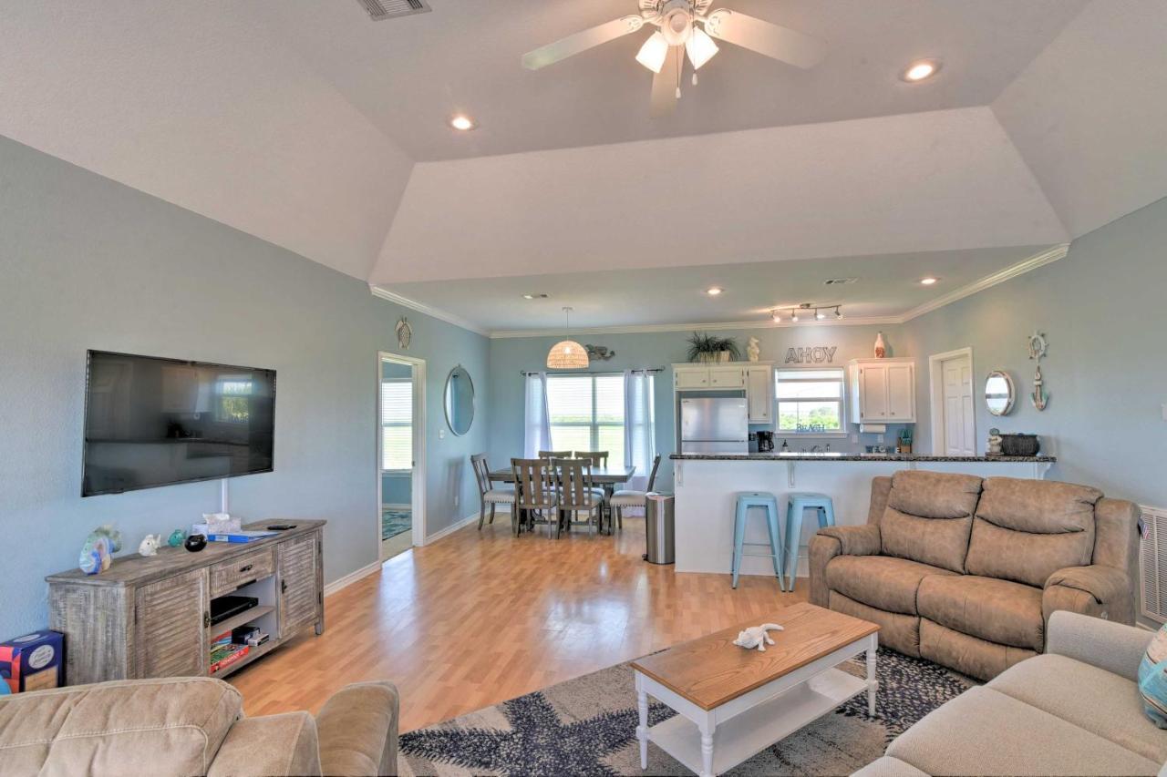 הוילה Bolivar Peninsula Bright Crystal Beach House, Walk To Coast! מראה חיצוני תמונה